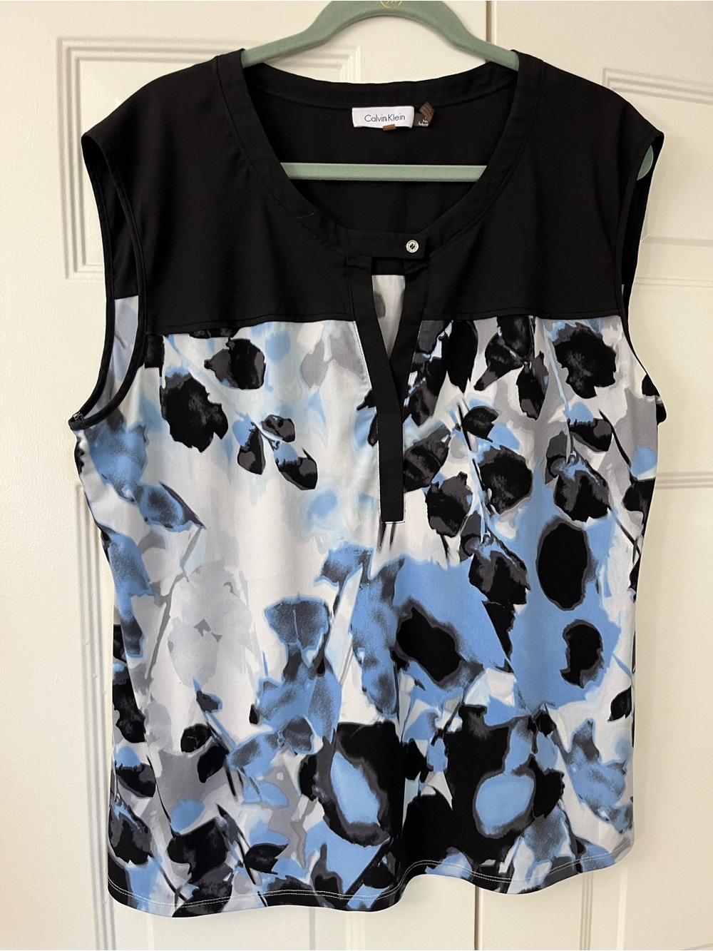 Calvin Klein 1X Multi Media Sleeveless Blouse
